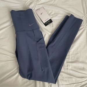 NWT Nike Universa Leggings